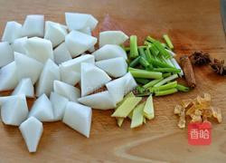 红烧肉炖萝卜的做法图解2