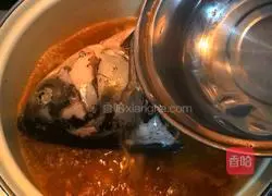 Illustration of how to make fish head soup 6