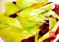 青笋炒腊肠的做法图解10