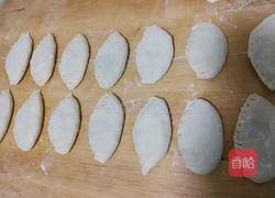 ??哈年夜饭三鲜韭菜盒子的做法图解2