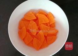 蛋黄豆腐碎面 (宝宝辅食)的做法图解1