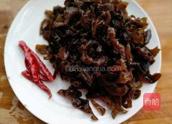 凉拌木耳的做法图解1