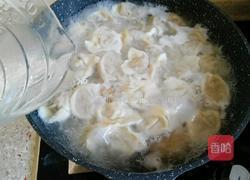 东北酸菜猪肉饺子的做法图解20