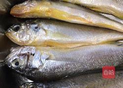 雪菜煎黄鱼的做法图解1