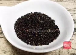 Illustration of how to make black bean and black sesame paste (wall-breaking machine version) 2