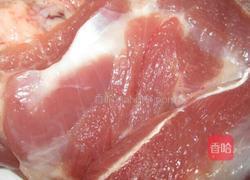自做猪肉丸子的做法图解1