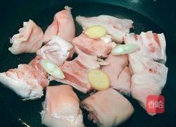 炖猪蹄的做法图解1