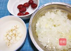 红枣苹果银耳汤的做法图解2