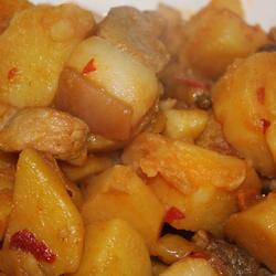 红烧肉炖土豆的做法[图]