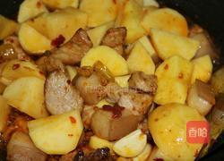 红烧肉炖土豆的做法图解7