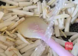 Illustration of how to make fried rice cakes with shepherd's purse, winter bamboo shoots 9