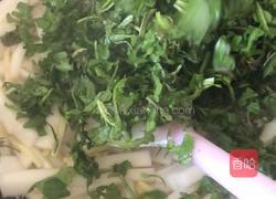 荠菜冬笋炒年糕的做法图解10