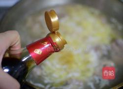 排骨烩酸菜的做法图解8