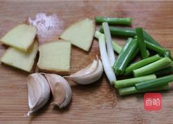 椒盐皮皮虾的做法图解2