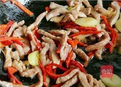 黄豆芽炒粉条的做法图解2