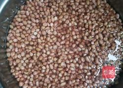 挂霜花生的做法图解1