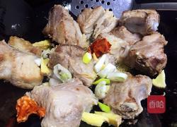 排骨粉条炖蘑菇的做法图解6