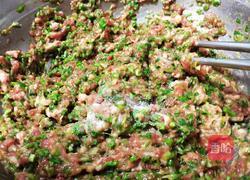 猪肉蒜苗水饺的做法图解7