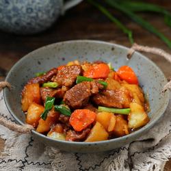 牛肉胡萝卜炖土豆的做法[图]