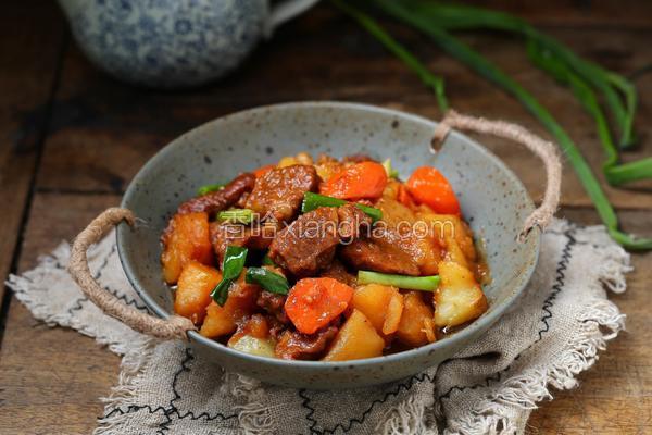 牛肉胡萝卜炖土豆