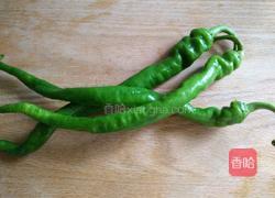  螺丝椒炒腊肉的做法图解1