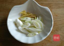  螺丝椒炒腊肉的做法图解3