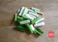  螺丝椒炒腊肉的做法图解4