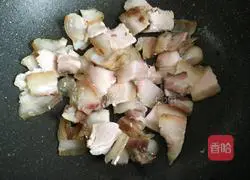 Illustration of how to stir-fry bacon with pepper 7