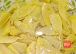 闽南芥菜炒冬笋的做法图解3