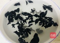 凉拌黑木耳的做法图解1