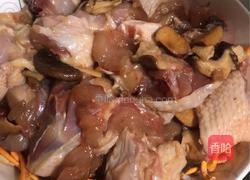粤菜一虫草花香菇红枣鸡的做法图解5