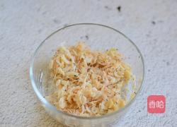 韭菜鸡蛋馅包子的做法图解3