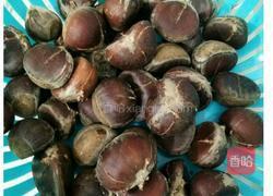 电饭锅板栗的做法图解1