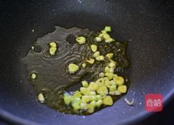 香菇烧腐竹的做法图解3