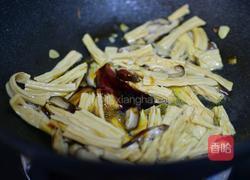 香菇烧腐竹的做法图解5