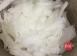 萝卜香葱肉馅水饺的做法图解3