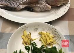 粤式－清蒸水库鲫鱼的做法图解2