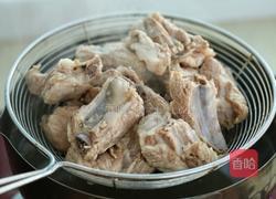 板栗烧排骨的做法图解2