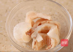 羊肚菌鸽子新西兰花胶汤的做法图解1