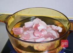 红烧肉炖鹌鹑蛋的做法图解3