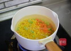 虾仁五彩炒饭的做法图解3