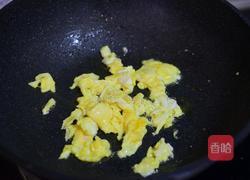 虾仁五彩炒饭的做法图解5