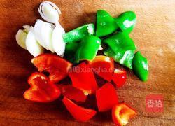 双椒炒笋片的做法图解3