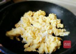 茼蒿炒鸡蛋的做法图解3