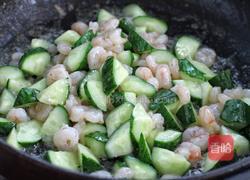 黄瓜炒虾仁的做法图解7