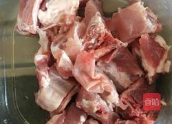 酸菜排骨的做法图解2