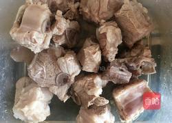 酸菜排骨的做法图解5