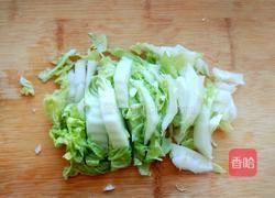 白菜丸子炖粉条的做法图解2