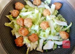 白菜丸子炖粉条的做法图解4