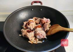 #东北#大骨头炖酸菜的做法图解6